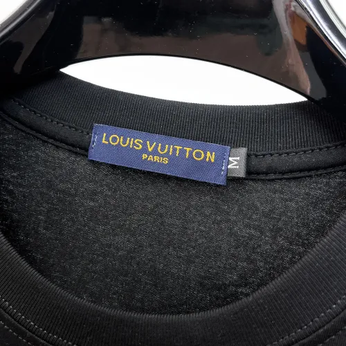 Replica Louis Vuitton LV T-Shirts Short Sleeved For Men #1464441 $60.00 USD for Wholesale