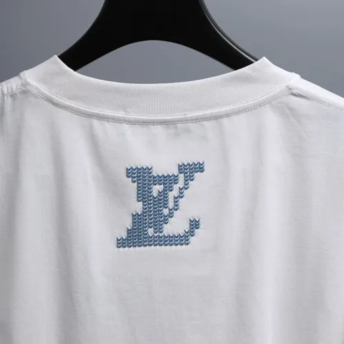 Replica Louis Vuitton LV T-Shirts Short Sleeved For Unisex #1464457 $39.00 USD for Wholesale