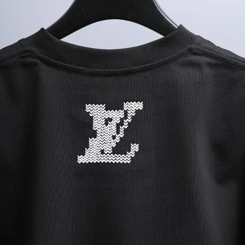 Replica Louis Vuitton LV T-Shirts Short Sleeved For Unisex #1464458 $39.00 USD for Wholesale