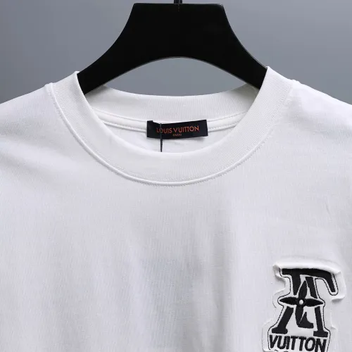 Replica Louis Vuitton LV T-Shirts Short Sleeved For Unisex #1464459 $39.00 USD for Wholesale