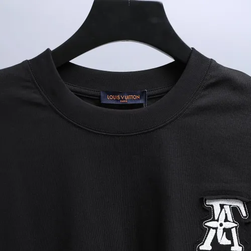 Replica Louis Vuitton LV T-Shirts Short Sleeved For Unisex #1464460 $39.00 USD for Wholesale