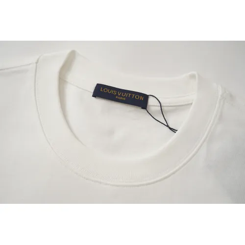 Replica Louis Vuitton LV T-Shirts Short Sleeved For Unisex #1467483 $32.00 USD for Wholesale