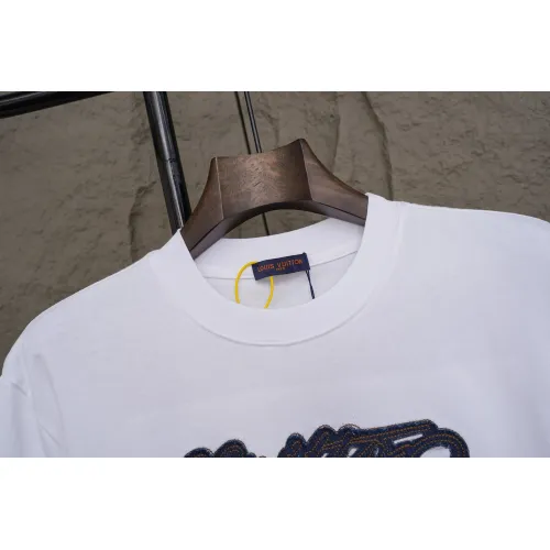 Replica Louis Vuitton LV T-Shirts Short Sleeved For Unisex #1467702 $40.00 USD for Wholesale