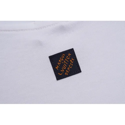 Replica Louis Vuitton LV T-Shirts Short Sleeved For Unisex #1467702 $40.00 USD for Wholesale