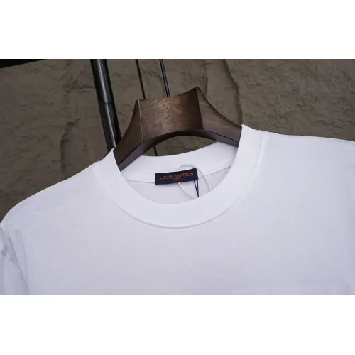 Replica Louis Vuitton LV T-Shirts Short Sleeved For Unisex #1467705 $45.00 USD for Wholesale