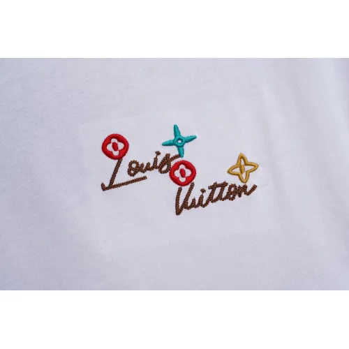 Replica Louis Vuitton LV T-Shirts Short Sleeved For Unisex #1467705 $45.00 USD for Wholesale