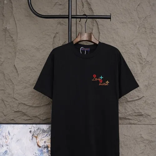 Replica Louis Vuitton LV T-Shirts Short Sleeved For Unisex #1467706 $45.00 USD for Wholesale