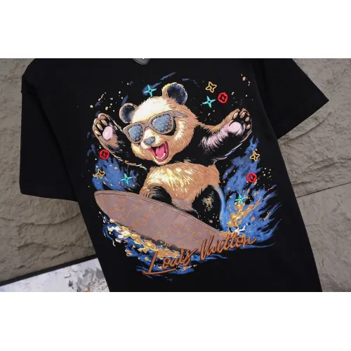 Replica Louis Vuitton LV T-Shirts Short Sleeved For Unisex #1467706 $45.00 USD for Wholesale
