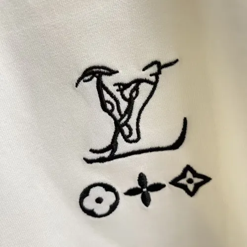 Replica Louis Vuitton LV T-Shirts Short Sleeved For Unisex #1467710 $45.00 USD for Wholesale