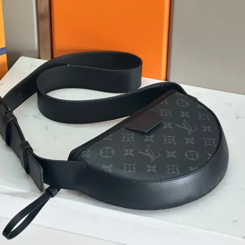 Replica Louis Vuitton AAA Man Messenger Bags #1467722 $132.00 USD for Wholesale