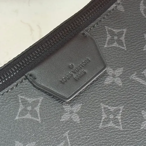 Replica Louis Vuitton AAA Man Messenger Bags #1467722 $132.00 USD for Wholesale