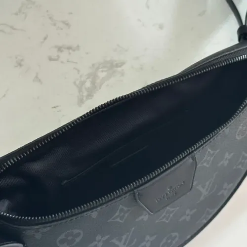 Replica Louis Vuitton AAA Man Messenger Bags #1467722 $132.00 USD for Wholesale