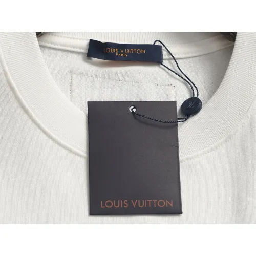 Replica Louis Vuitton LV T-Shirts Short Sleeved For Unisex #1467726 $45.00 USD for Wholesale