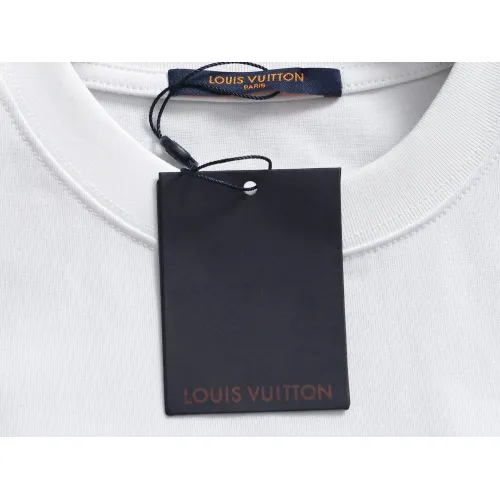 Replica Louis Vuitton LV T-Shirts Short Sleeved For Unisex #1467735 $45.00 USD for Wholesale