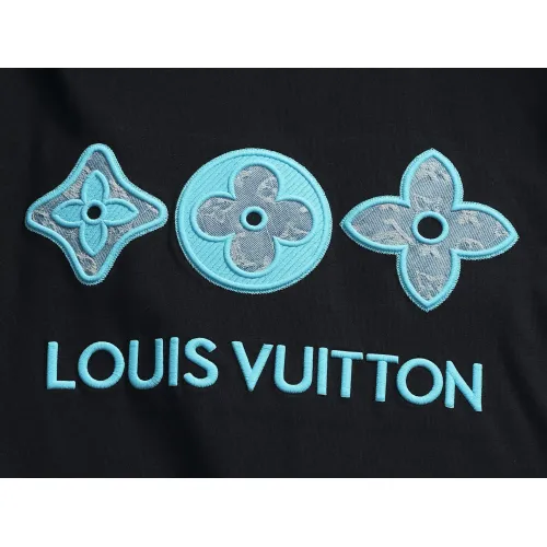 Replica Louis Vuitton LV T-Shirts Short Sleeved For Unisex #1467738 $45.00 USD for Wholesale