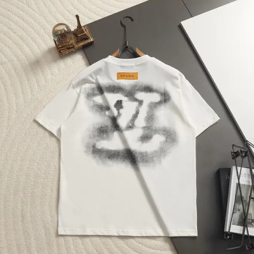 Replica Louis Vuitton LV T-Shirts Short Sleeved For Unisex #1467739 $45.00 USD for Wholesale