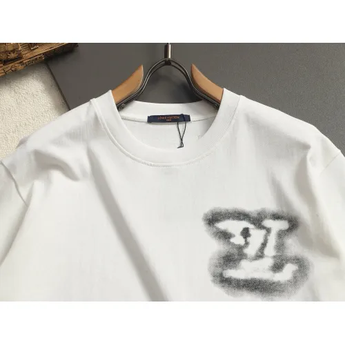 Replica Louis Vuitton LV T-Shirts Short Sleeved For Unisex #1467739 $45.00 USD for Wholesale