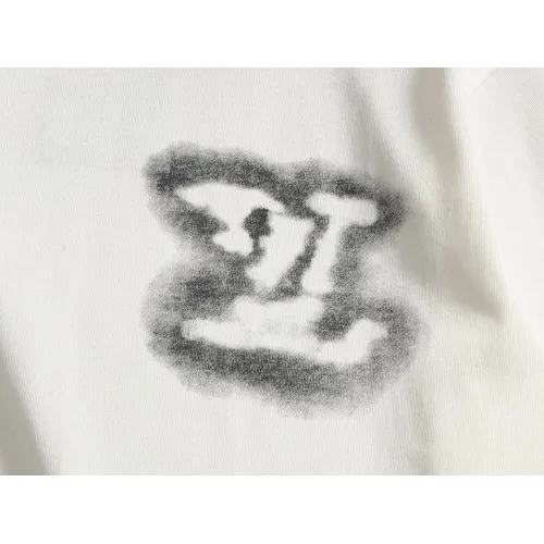 Replica Louis Vuitton LV T-Shirts Short Sleeved For Unisex #1467739 $45.00 USD for Wholesale