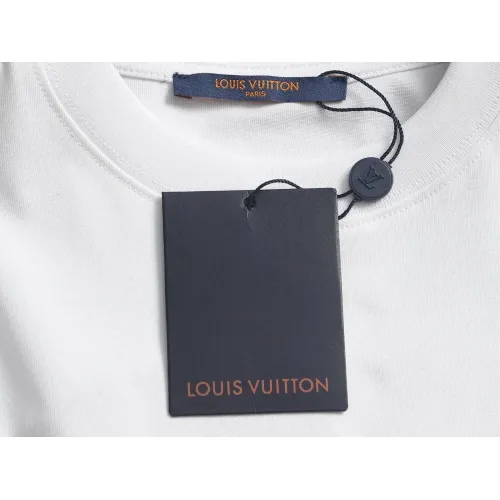Replica Louis Vuitton LV T-Shirts Short Sleeved For Unisex #1467747 $45.00 USD for Wholesale