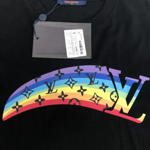 Replica Louis Vuitton LV T-Shirts Short Sleeved For Men #1467759 $45.00 USD for Wholesale