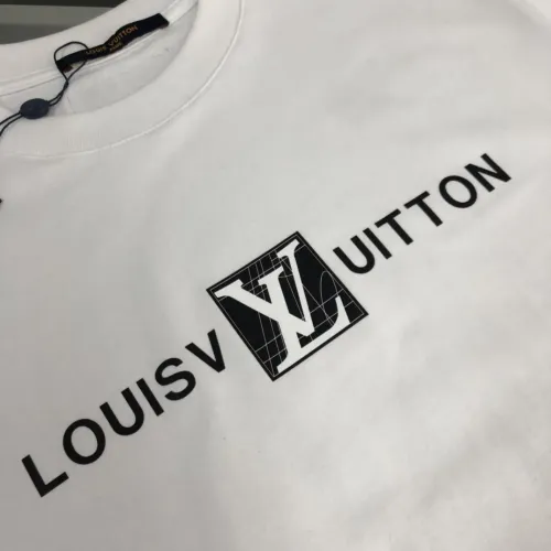 Replica Louis Vuitton LV T-Shirts Short Sleeved For Men #1467766 $45.00 USD for Wholesale