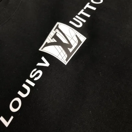 Replica Louis Vuitton LV T-Shirts Short Sleeved For Men #1467767 $45.00 USD for Wholesale