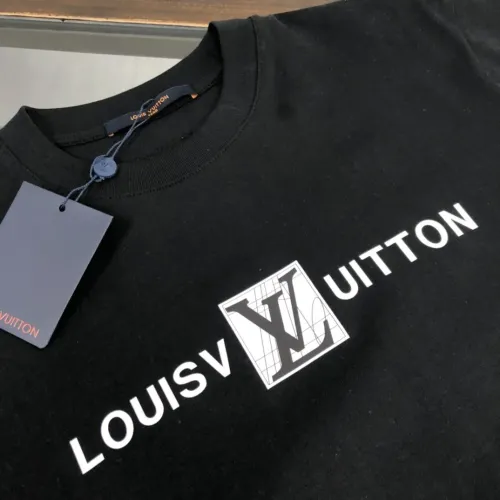 Replica Louis Vuitton LV T-Shirts Short Sleeved For Men #1467767 $45.00 USD for Wholesale