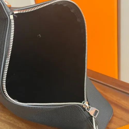 Replica Louis Vuitton AAA Man Messenger Bags #1467779 $175.00 USD for Wholesale