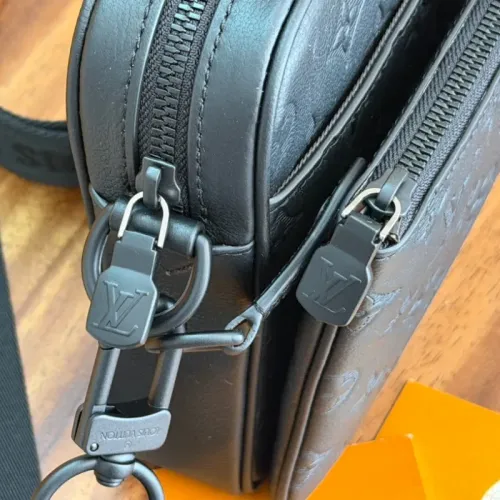 Replica Louis Vuitton AAA Man Messenger Bags #1467823 $182.00 USD for Wholesale