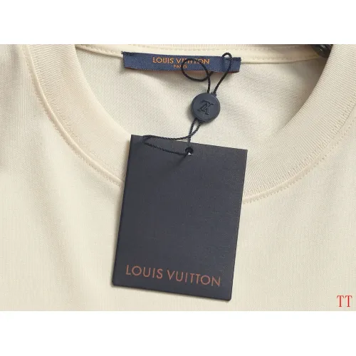 Replica Louis Vuitton LV T-Shirts Short Sleeved For Unisex #1467898 $40.00 USD for Wholesale