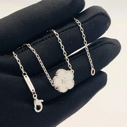 Replica Van Cleef & Arpels Bracelets For Women #1469080 $29.00 USD for Wholesale