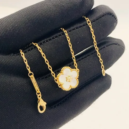 Replica Van Cleef & Arpels Bracelets For Women #1469081 $29.00 USD for Wholesale