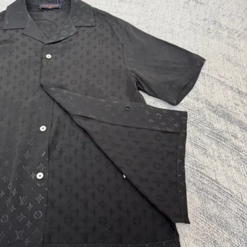 Replica Louis Vuitton LV Shirts Short Sleeved For Unisex #1469916 $68.00 USD for Wholesale