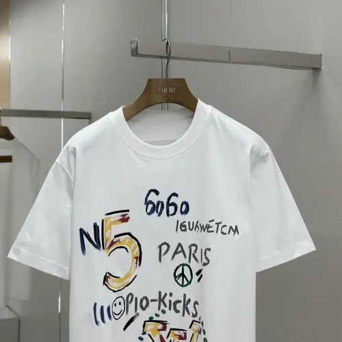 Replica Louis Vuitton LV T-Shirts Short Sleeved For Men #1469976 $42.00 USD for Wholesale