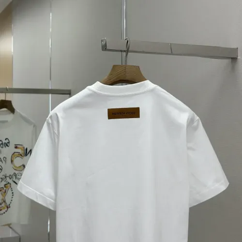 Replica Louis Vuitton LV T-Shirts Short Sleeved For Men #1469976 $42.00 USD for Wholesale