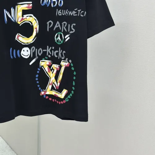 Replica Louis Vuitton LV T-Shirts Short Sleeved For Men #1469978 $42.00 USD for Wholesale