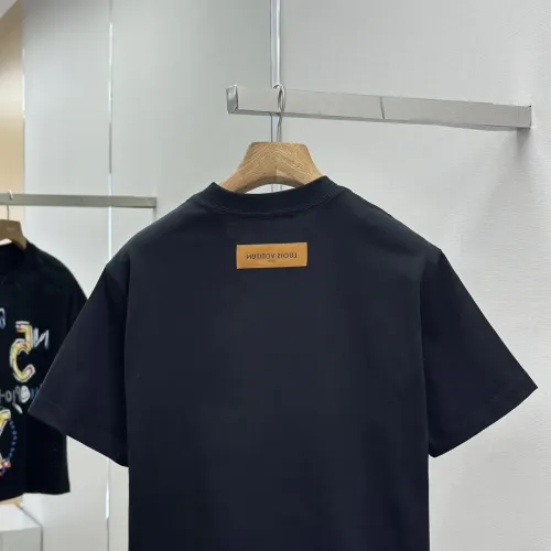 Replica Louis Vuitton LV T-Shirts Short Sleeved For Men #1469978 $42.00 USD for Wholesale