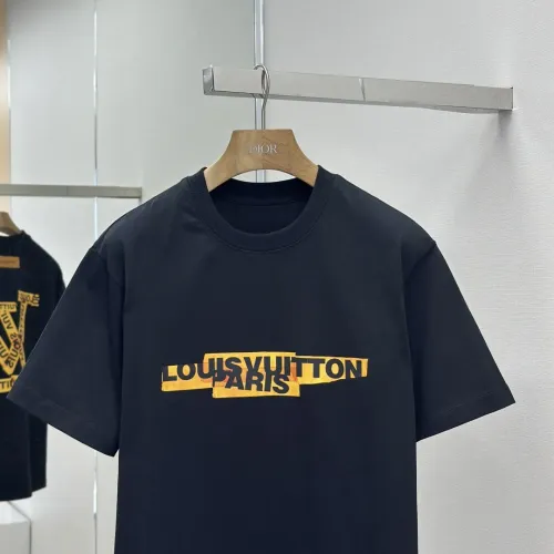 Replica Louis Vuitton LV T-Shirts Short Sleeved For Men #1469980 $42.00 USD for Wholesale