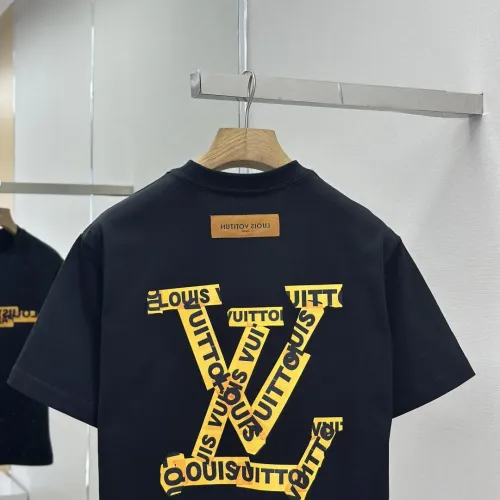 Replica Louis Vuitton LV T-Shirts Short Sleeved For Men #1469980 $42.00 USD for Wholesale