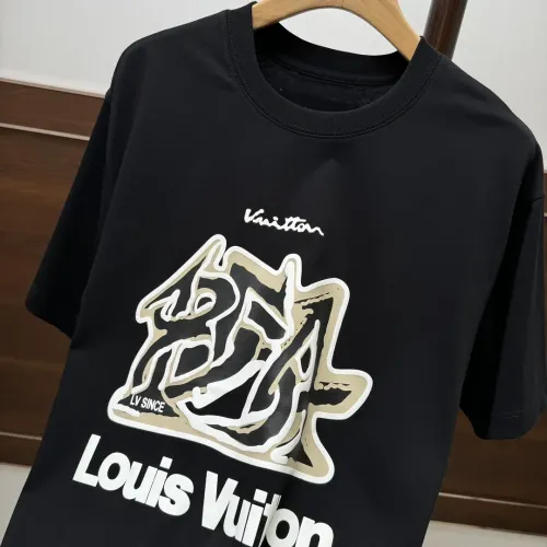 Replica Louis Vuitton LV T-Shirts Short Sleeved For Men #1469992 $42.00 USD for Wholesale