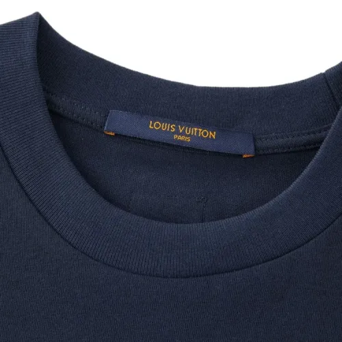 Replica Louis Vuitton LV T-Shirts Short Sleeved For Unisex #1470133 $45.00 USD for Wholesale