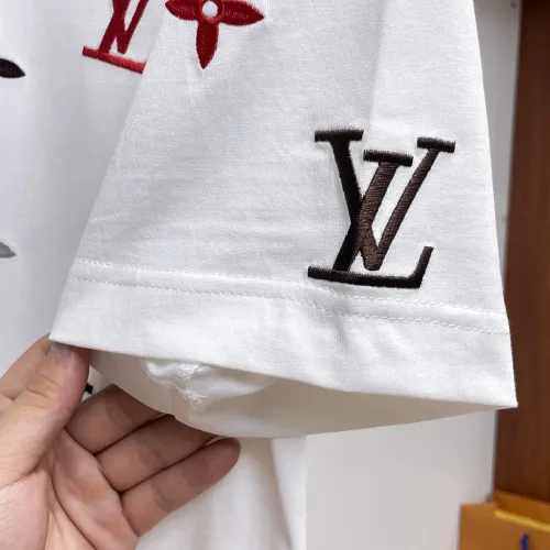 Replica Louis Vuitton LV T-Shirts Short Sleeved For Unisex #1470409 $60.00 USD for Wholesale