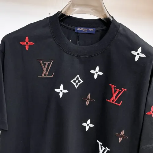 Replica Louis Vuitton LV T-Shirts Short Sleeved For Unisex #1470411 $60.00 USD for Wholesale