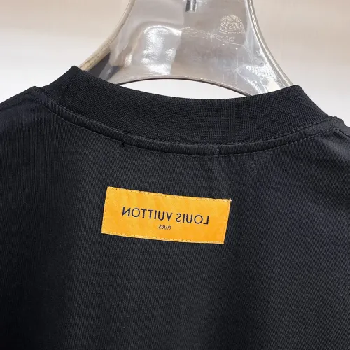 Replica Louis Vuitton LV T-Shirts Short Sleeved For Unisex #1470411 $60.00 USD for Wholesale
