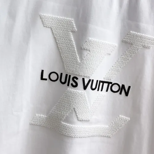 Replica Louis Vuitton LV T-Shirts Short Sleeved For Unisex #1470413 $60.00 USD for Wholesale