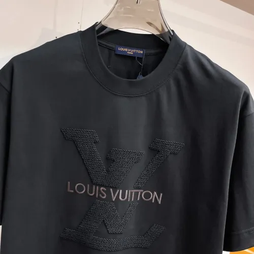 Replica Louis Vuitton LV T-Shirts Short Sleeved For Unisex #1470414 $60.00 USD for Wholesale