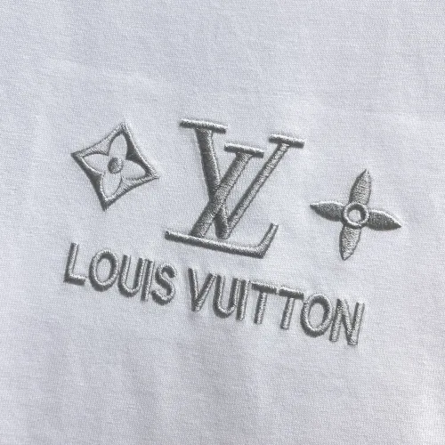 Replica Louis Vuitton LV T-Shirts Short Sleeved For Unisex #1470417 $60.00 USD for Wholesale