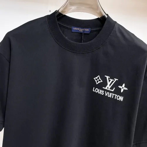 Replica Louis Vuitton LV T-Shirts Short Sleeved For Unisex #1470419 $60.00 USD for Wholesale