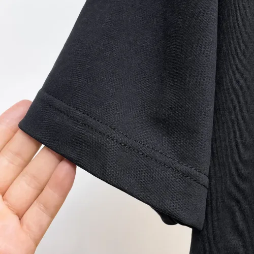 Replica Louis Vuitton LV T-Shirts Short Sleeved For Unisex #1470419 $60.00 USD for Wholesale