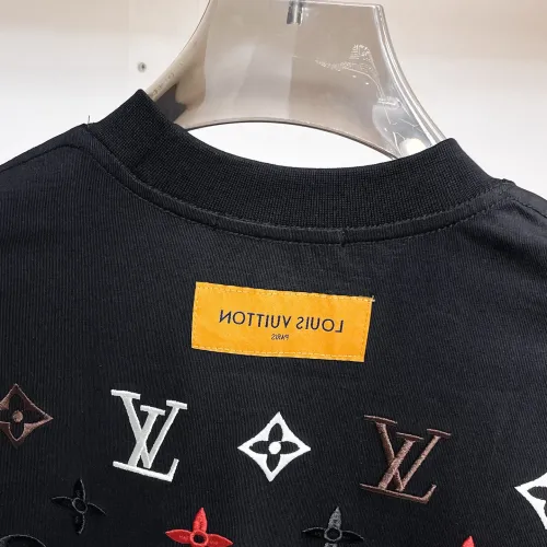 Replica Louis Vuitton LV T-Shirts Short Sleeved For Unisex #1470419 $60.00 USD for Wholesale